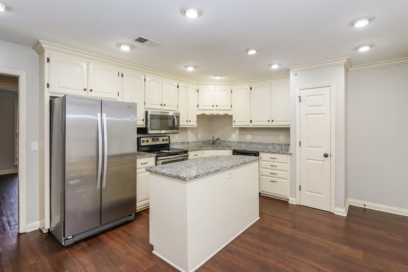 2,240/Mo, 104 Luna Ln Hendersonville, TN 37075 Kitchen View 2