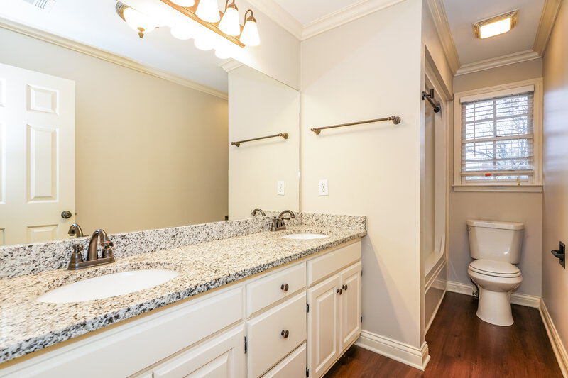 2,240/Mo, 104 Luna Ln Hendersonville, TN 37075 Bathroom View