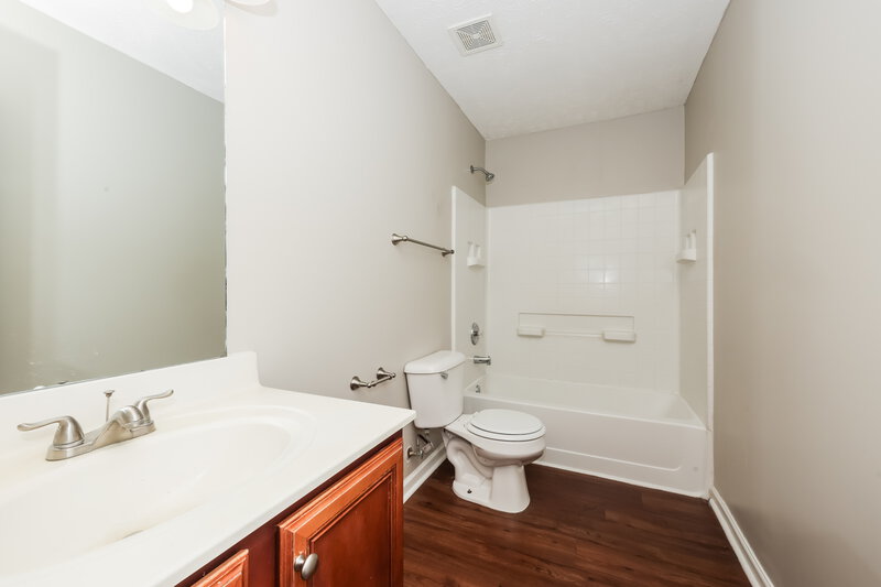 2,435/Mo, 3410 Juneberry Way Murfreesboro, TN 37128 Main Bathroom View