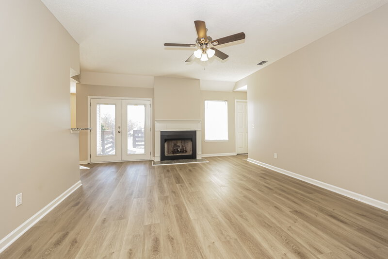 1,930/Mo, 5356 Sunnyvale Dr Antioch, TN 37013 Living Room View 2