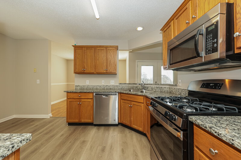 1,930/Mo, 5356 Sunnyvale Dr Antioch, TN 37013 Kitchen View