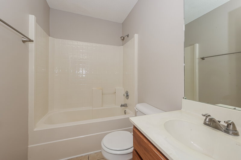 1,930/Mo, 5356 Sunnyvale Dr Antioch, TN 37013 Bathroom View