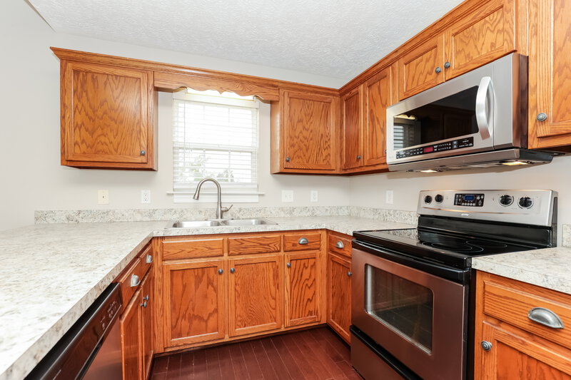 3,110/Mo, 1448 Brinkley Rd Murfreesboro, TN 37128 Kitchen View 2