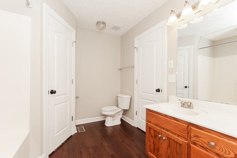 3,110/Mo, 1448 Brinkley Rd Murfreesboro, TN 37128 Bathroom View 2