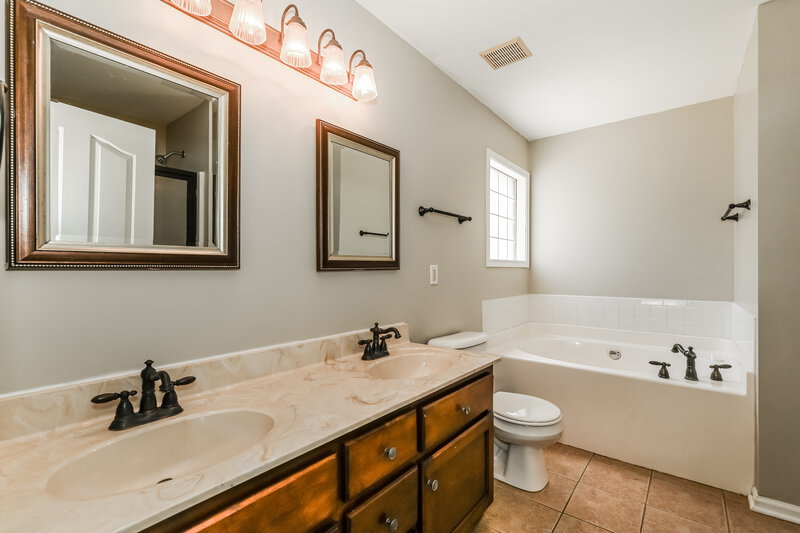 2,655/Mo, 3418 Leslie Ln Murfreesboro, TN 37128 Main Bathroom View