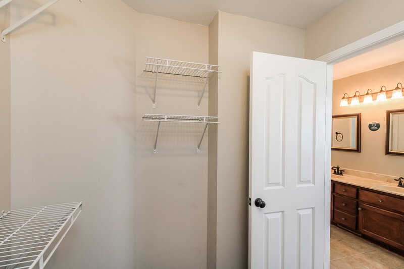 3,430/Mo, 3418 Leslie Ln Murfreesboro, TN 37128 Walk In Closet View 2