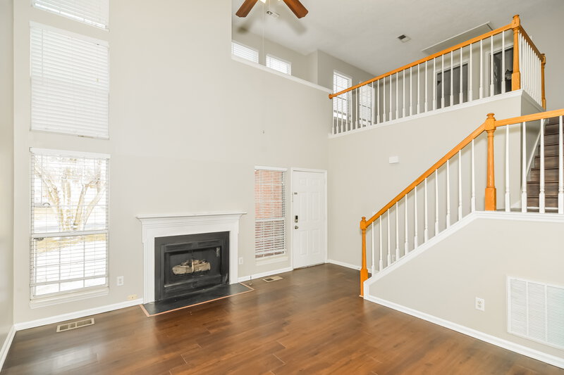 2,030/Mo, 5132 Pebble Creek Dr Antioch, TN 37013 Living Room View 2