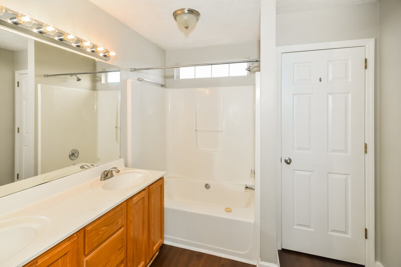 2,030/Mo, 5132 Pebble Creek Dr Antioch, TN 37013 Main Bathroom View