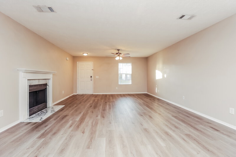 2,125/Mo, 5221 Sunsail Dr Antioch, TN 37013 Living Room View