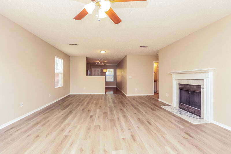 2,125/Mo, 5221 Sunsail Dr Antioch, TN 37013 Living Room View 2