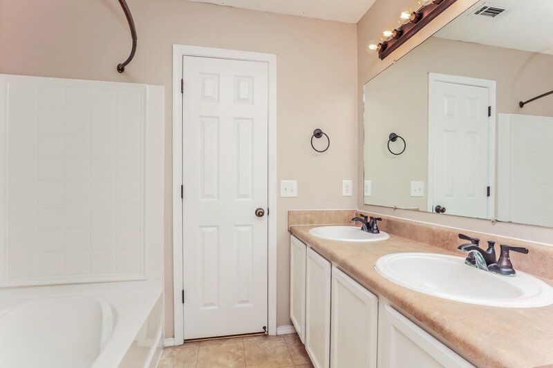 2,125/Mo, 5221 Sunsail Dr Antioch, TN 37013 Bathroom View 2