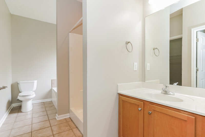 1,995/Mo, 3334 Hamberton Cir Murfreesboro, TN 37128 Main Bathroom View
