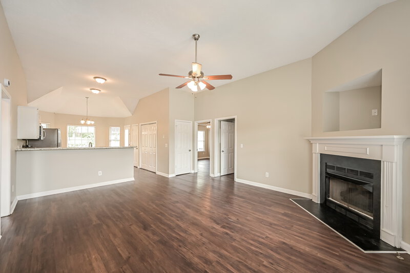 2,440/Mo, 604 Parrish Woods Mt Juliet, TN 37122 Living Room View