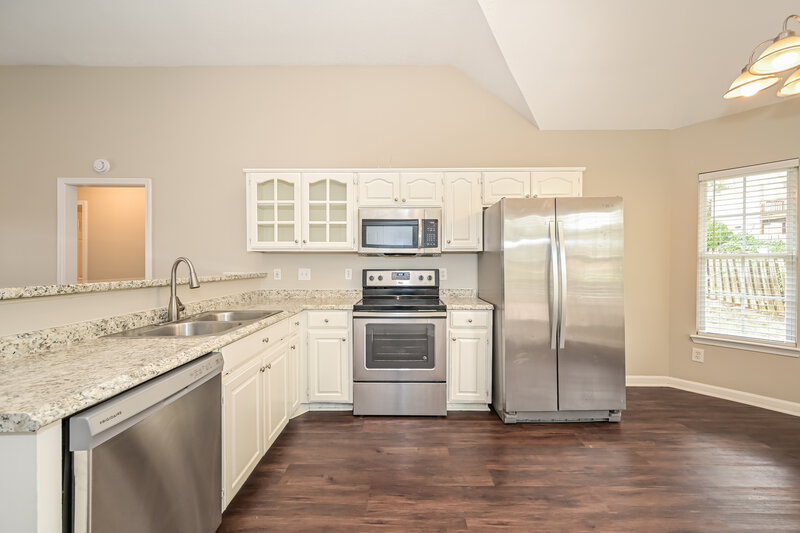 2,440/Mo, 604 Parrish Woods Mt Juliet, TN 37122 Kitchen View