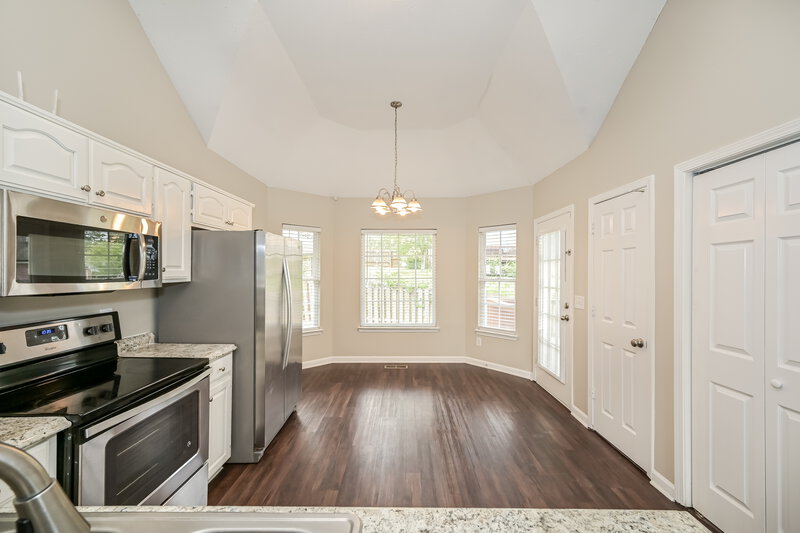 2,440/Mo, 604 Parrish Woods Mt Juliet, TN 37122 Kitchen View 2
