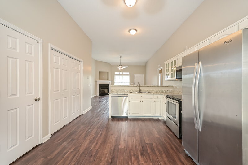 2,440/Mo, 604 Parrish Woods Mt Juliet, TN 37122 Kitchen View 3