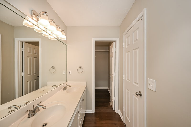 2,440/Mo, 604 Parrish Woods Mt Juliet, TN 37122 Main Bathroom View