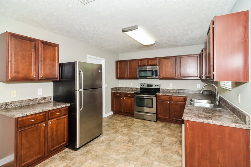 2,200/Mo, 3427 Country Almond Way Murfreesboro, TN 37128 Kitchen View