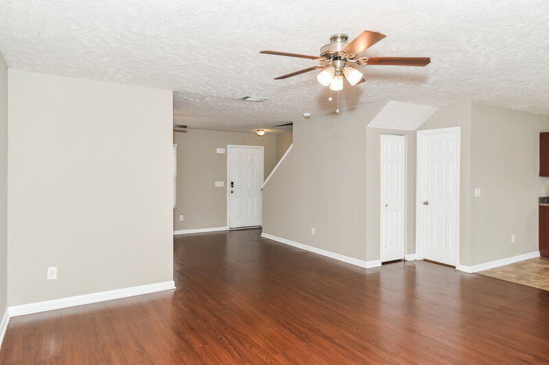 2,200/Mo, 3427 Country Almond Way Murfreesboro, TN 37128 Family Room View 2