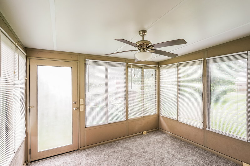 2,270/Mo, 5012 Millpond Ct Mt Juliet, TN 37122 Sun Room View