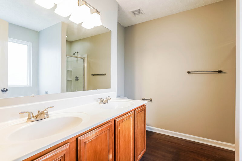 2,270/Mo, 5012 Millpond Ct Mt Juliet, TN 37122 Main Bathroom View