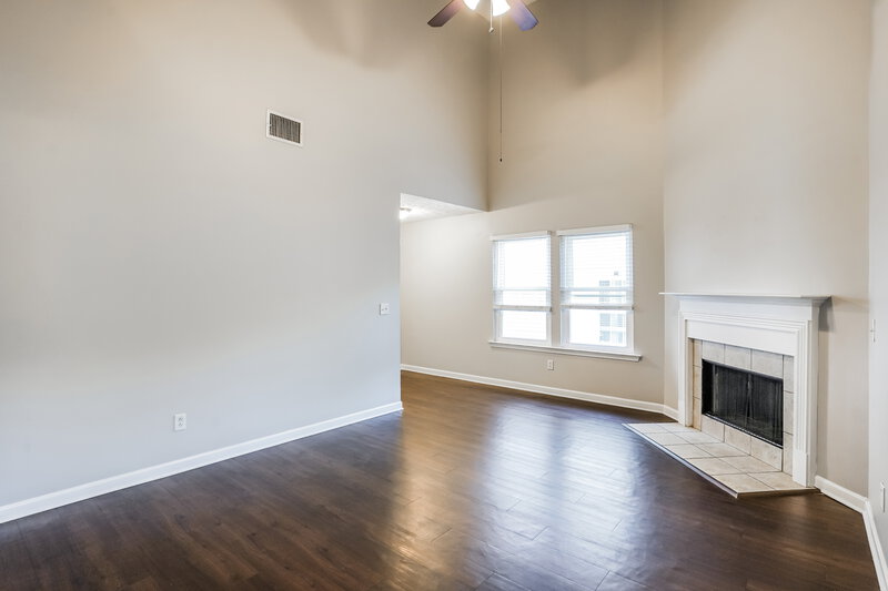 2,405/Mo, 2809 Windcrest Trl Antioch, TN 37013 Living Room View 2