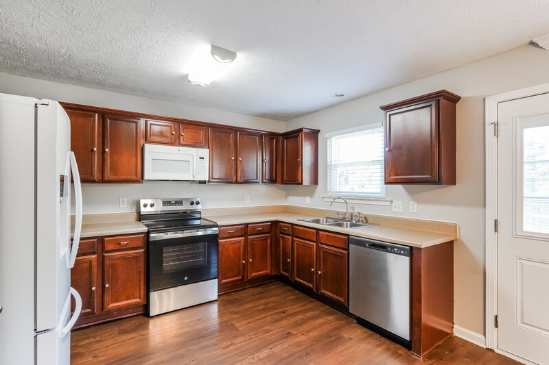 2,405/Mo, 2809 Windcrest Trl Antioch, TN 37013 Kitchen View 2