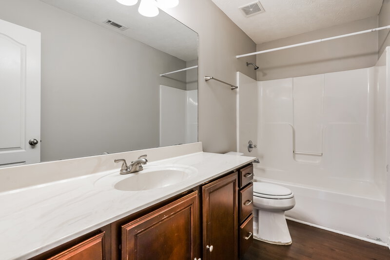 2,405/Mo, 2809 Windcrest Trl Antioch, TN 37013 Bathroom View