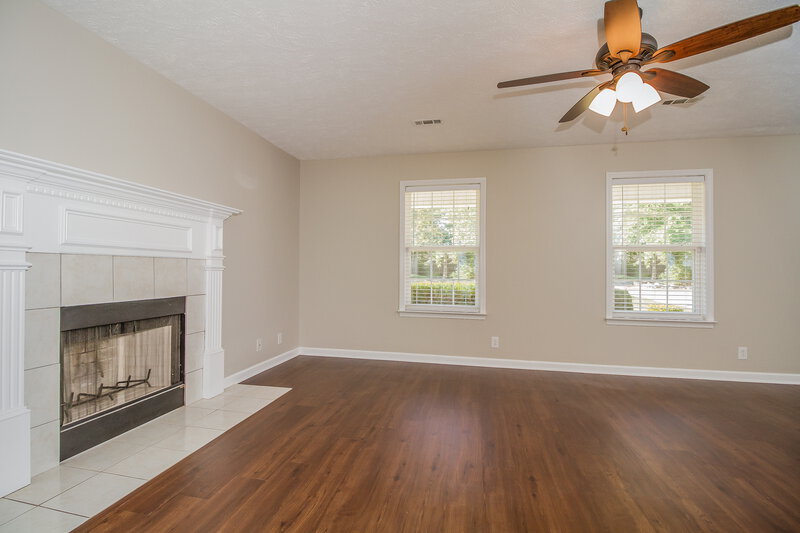 3,340/Mo, 730 General Barksdale Dr Smyrna, TN 37167 Living Room View 2