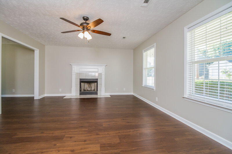 3,340/Mo, 730 General Barksdale Dr Smyrna, TN 37167 Living Room View 3
