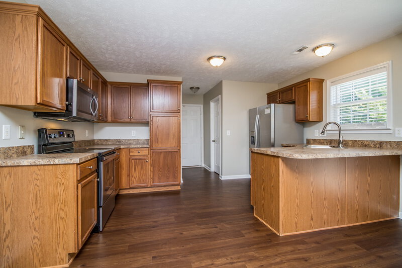 3,340/Mo, 730 General Barksdale Dr Smyrna, TN 37167 Kitchen View