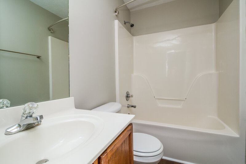 3,340/Mo, 730 General Barksdale Dr Smyrna, TN 37167 Bathroom View
