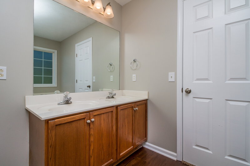3,340/Mo, 730 General Barksdale Dr Smyrna, TN 37167 Bathroom View 2