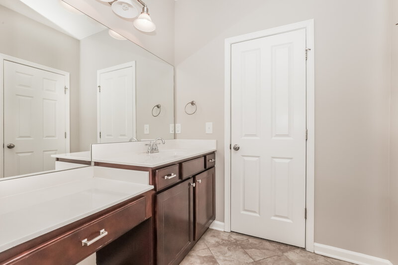 2,440/Mo, 4005 Saint Jules Way Smyrna, TN 37167 Main Bathroom View