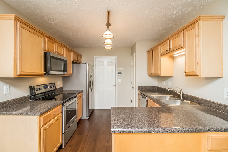 2,325/Mo, 1878 Portway Rd Spring Hill, TN 37174 Kitchen View 2