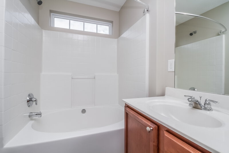 2,175/Mo, 222 Niagra Ln Murfreesboro, TN 37129 Bathroom View