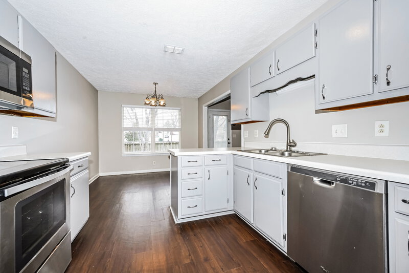 2,990/Mo, 2911 Boyle Ct Murfreesboro, TN 37128 Kitchen View