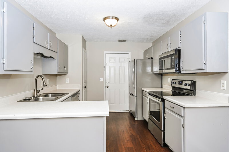 2,990/Mo, 2911 Boyle Ct Murfreesboro, TN 37128 Kitchen View 2