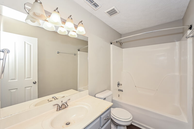 2,000/Mo, 2911 Boyle Ct Murfreesboro, TN 37128 Bathroom View