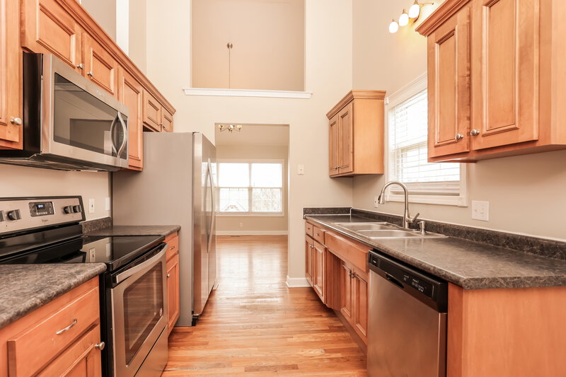 2,635/Mo, 209 Saint Martins Ln Smyrna, TN 37167 Kitchen View 2
