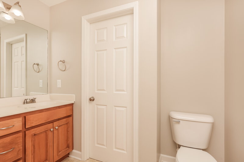 2,635/Mo, 209 Saint Martins Ln Smyrna, TN 37167 Main Bathroom View