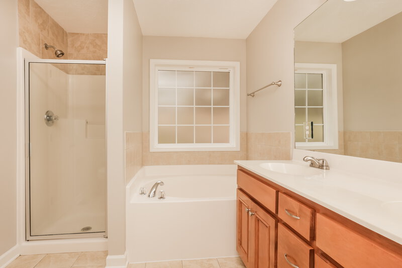 2,635/Mo, 209 Saint Martins Ln Smyrna, TN 37167 Main Bathroom View 2