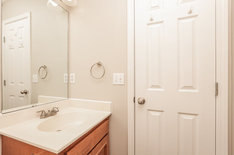 2,635/Mo, 209 Saint Martins Ln Smyrna, TN 37167 Bathroom View