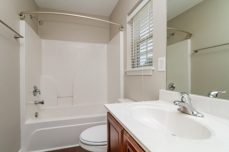 2,655/Mo, 620 Easy Goer Way Smyrna, TN 37167 Bathroom View