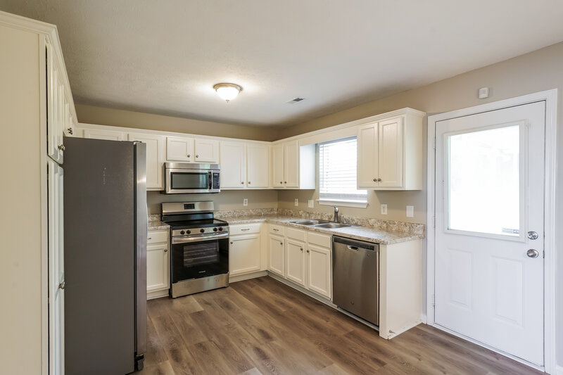 2,235/Mo, 630 Butternut Trce La Vergne, TN 37086 Kitchen View