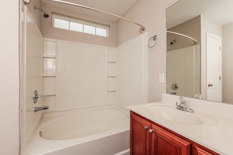 2,125/Mo, 8245 Ramstone Way Antioch, TN 37013 Main Bathroom View