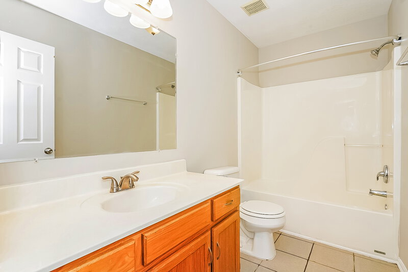 2,175/Mo, 208 Chandlers Pass Ct Hermitage, TN 37076 Main Bathroom View 2