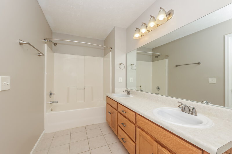 2,020/Mo, 107 Blythe Ct Smyrna, TN 37167 Main Bathroom View