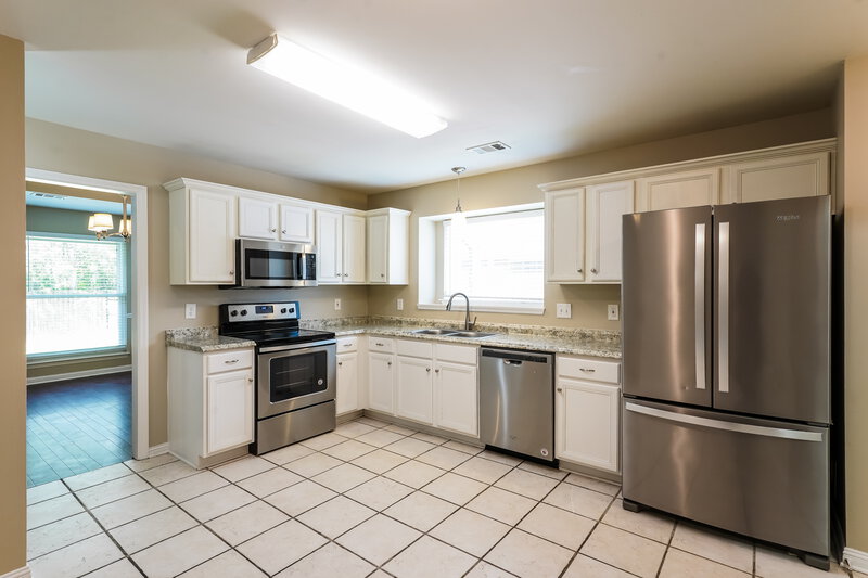 2,385/Mo, 5033 Singing Hills Dr Antioch, TN 37013 Kitchen View