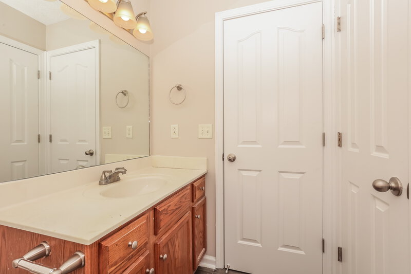 1,835/Mo, 2707 Nugget Ct Murfreesboro, TN 37130 Main Bathroom View